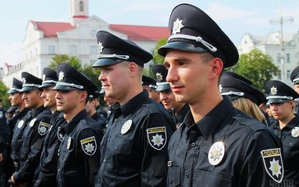 Школа и полиция. С 1 сентября копы будут патрулировать учебные заведения