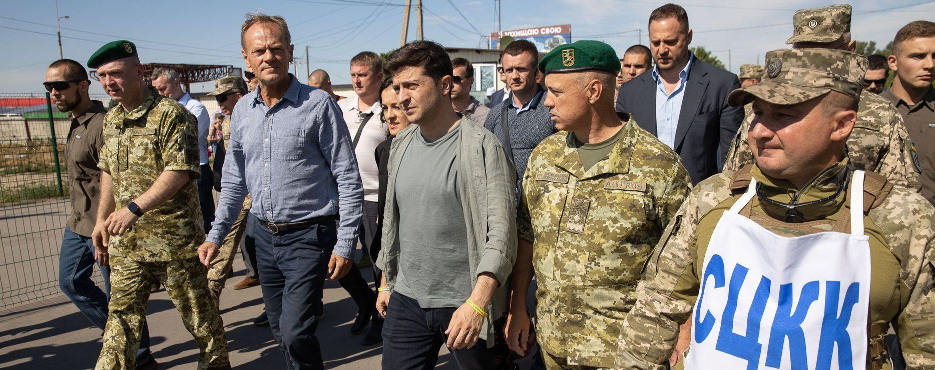 Зеленский подписал указ об установлении Дня памяти защитников Украины