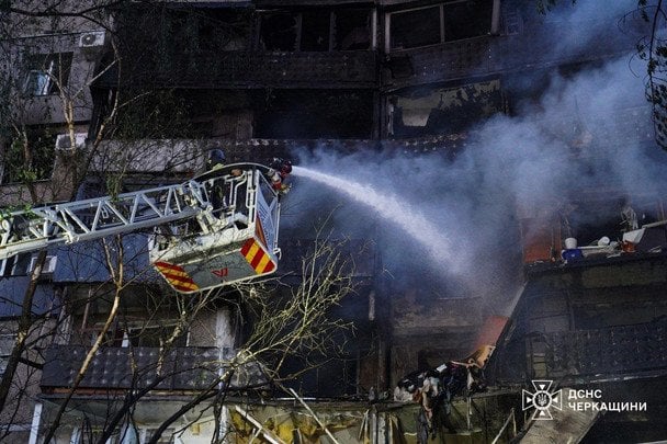 Атака РФ на Черкаси 24 травня / © ДСНС