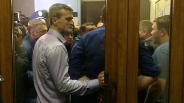 Суд над Корбаном закончился дракой, вызовом скорой и скандальной SMS-кой / © Фото Валерии Ковалинской/ТСН