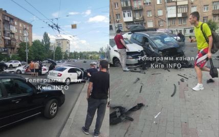 Ужасное ДТП в центре Киева: что известно о пострадавших