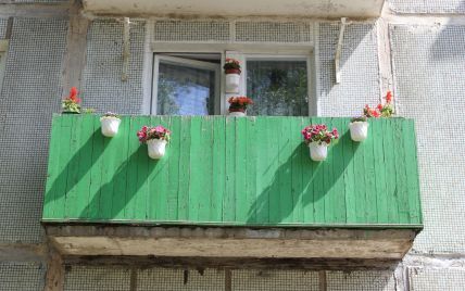 У Києві почали штрафувати за агітаційні плакати на балконах
