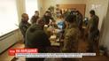 Відносна тиша і солодкі гостинці: як відзначають Свято Миколая на Донбасі