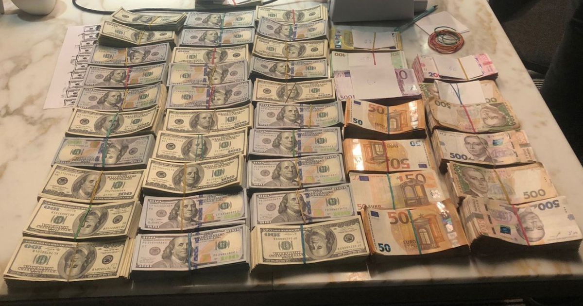 Продажа гуманитарной помощи: в Киеве задержан предприниматель, присвоивший военные товары