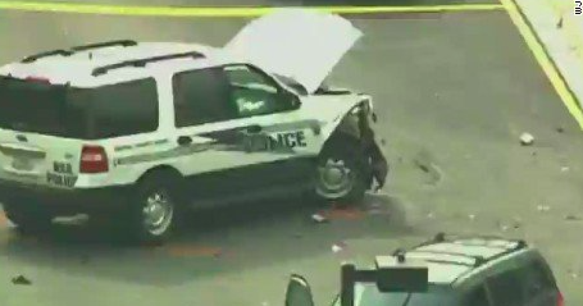 В автомобілі під час обшуку виявили пістолет і наркотики