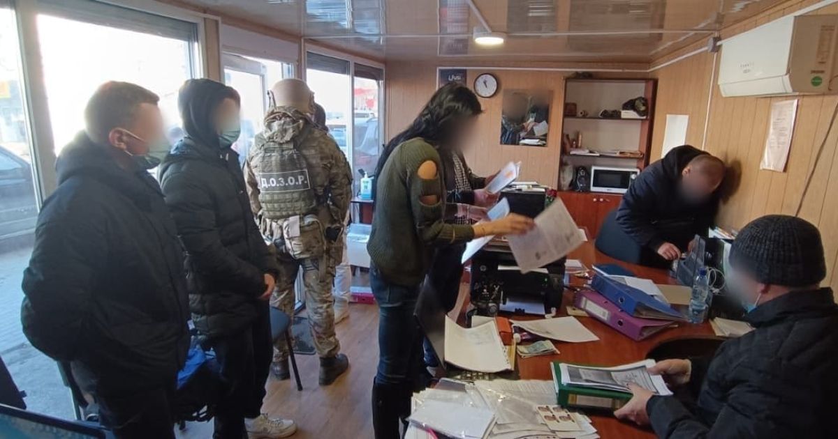 2,5 тыс. грн за фейковую справку: на Закарпатье разоблачили масштабную схему подделки COVID-сертификатов