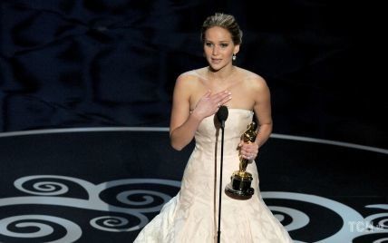 Самое дорогое платье "Оскара": история роскошного наряда от Dior, из-за которого упала Дженнифер Лоуренс