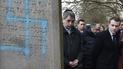 Макрон відвідав єврейське кладовище, де неонацисти розмалювали свастиками майже сто могил