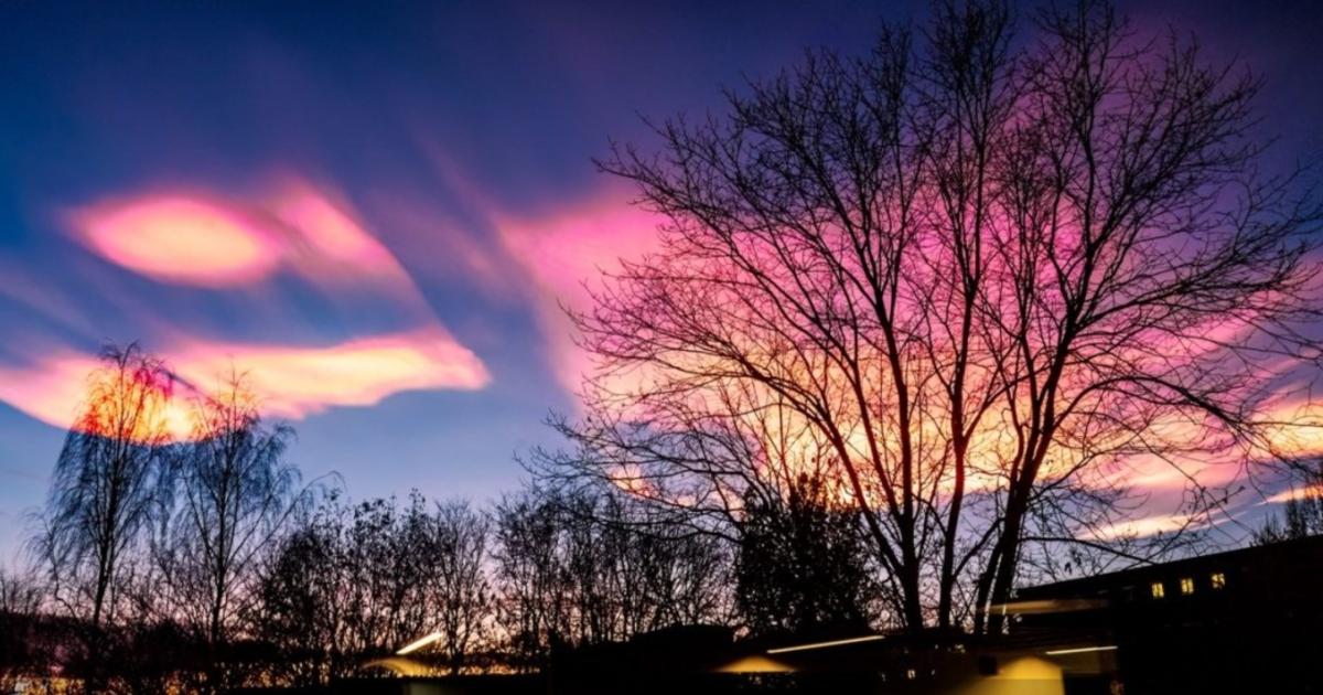 Перламутровые облака над Европой/Фото: Space