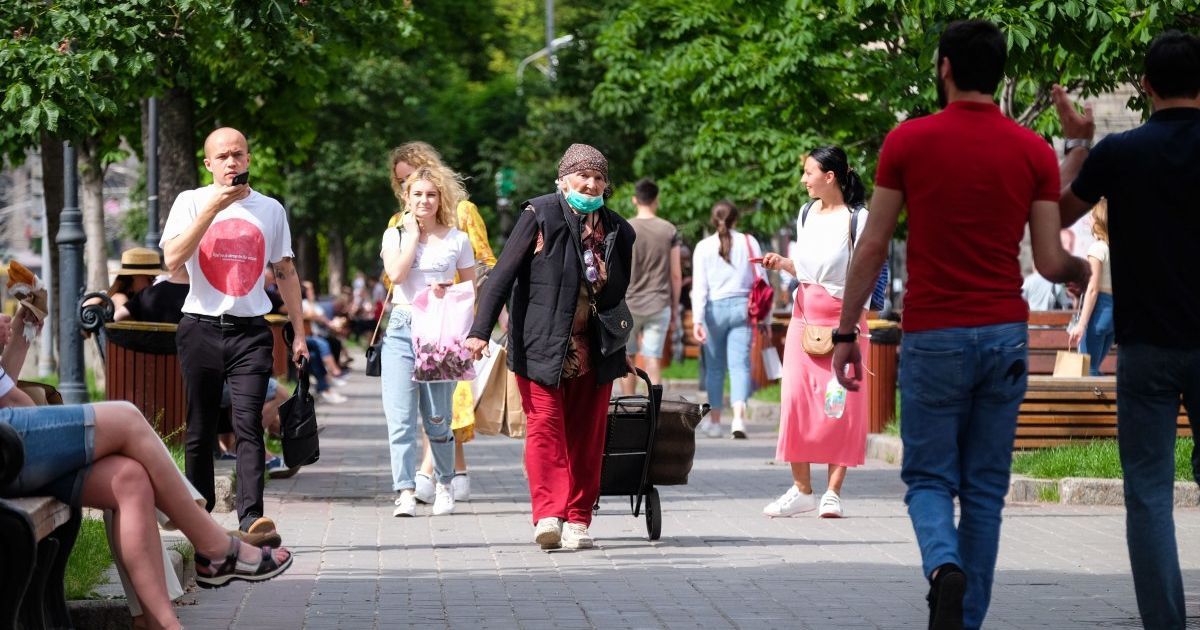 "Наслідки можуть бути катастрофічними": в Кабміні пояснили, чому не збираються вводити тотальний карантин