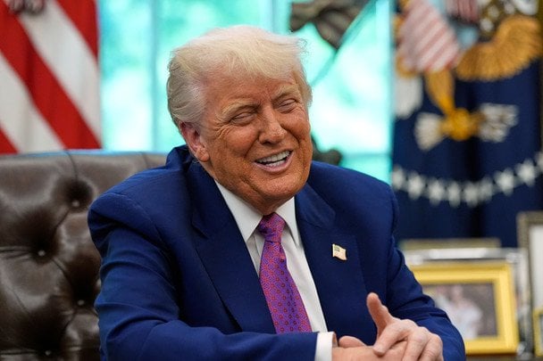 Трамп угрожает Евросоюзу тарифами в 50%: чего требует президент США