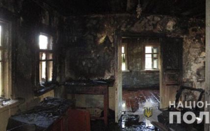Под Киевом мужчина сжег матери дом