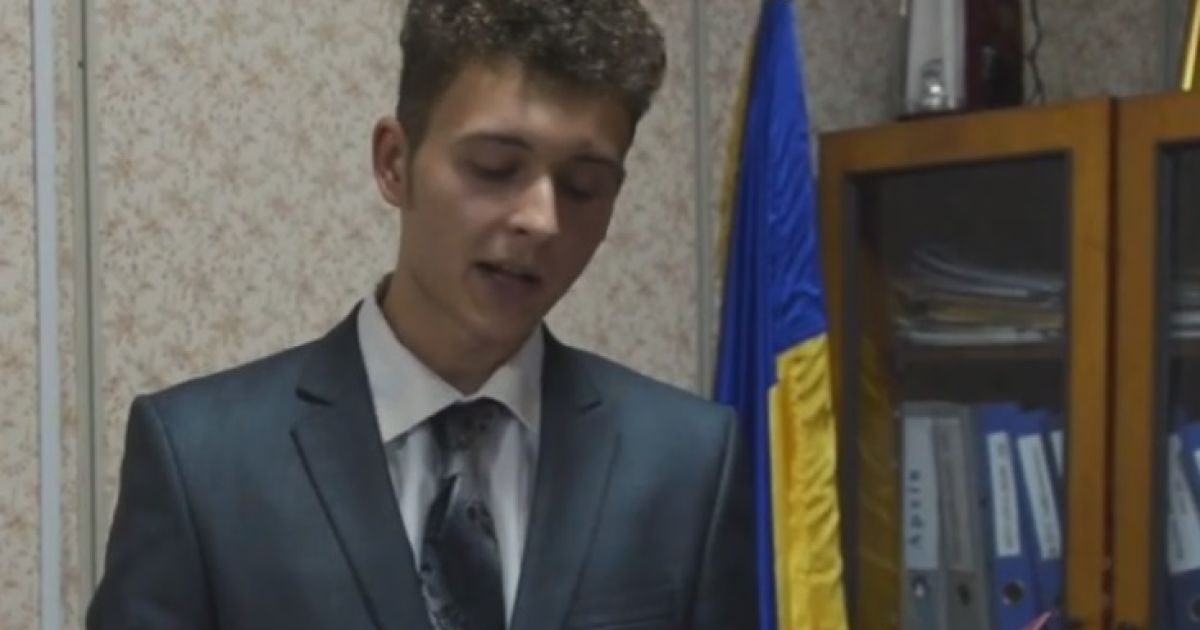 Кухаренко учится в Черкасском национальном университете по специальности "архивоведение"