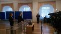 Порошенко с супругой проголосовали