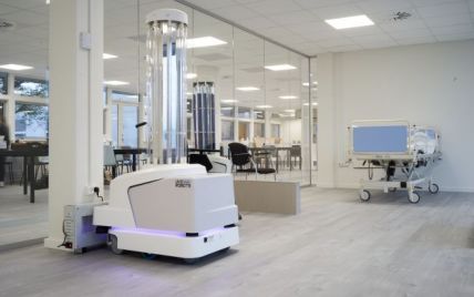 Щоб зменшити поширення COVID-19, до дезінфекції лікарень у ЄС залучать роботів