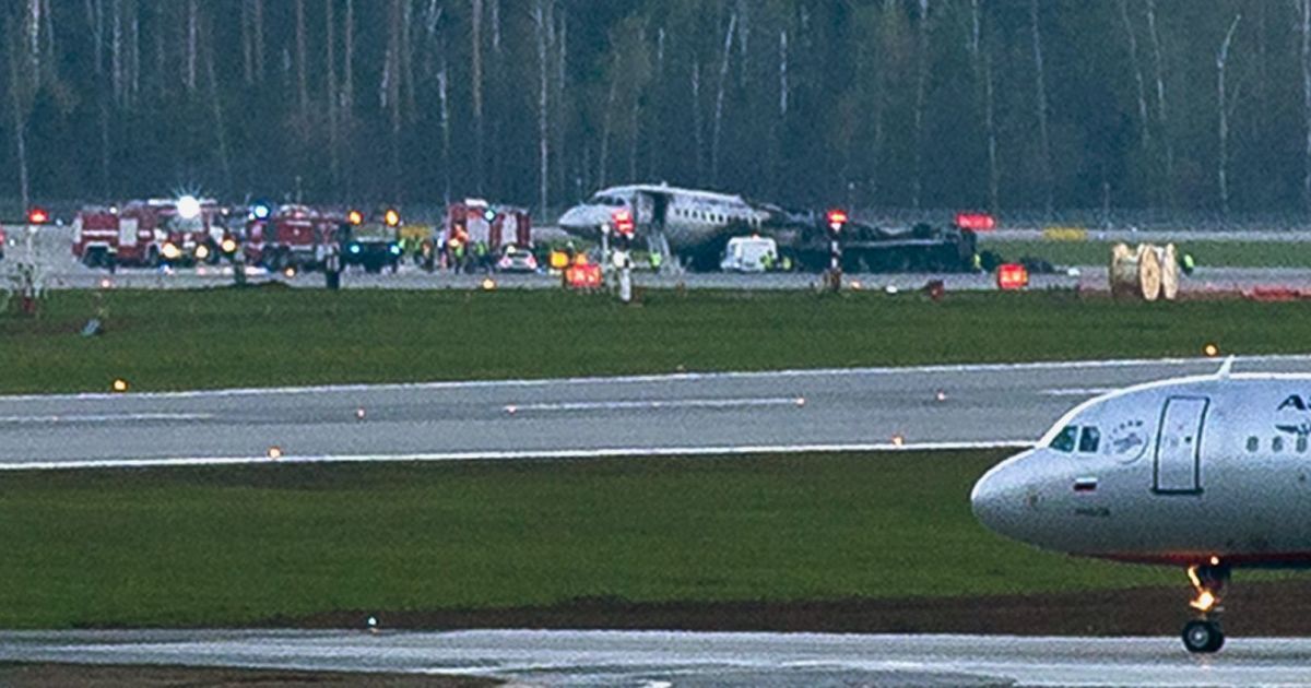 При пожаре самолета в московском "Шереметьево" погиб гражданин США - СМИ