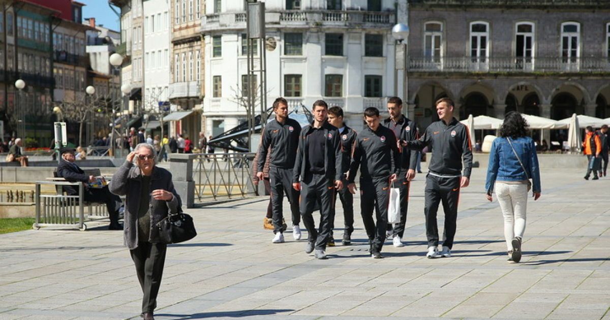 Прогулка игроков "Шахтера"