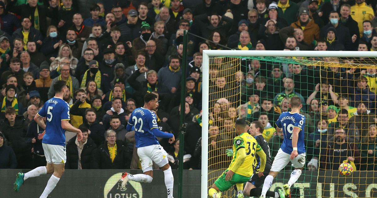 "Эвертон" в первом матче Миколенко в АПЛ уступил аутсайдеру лиги