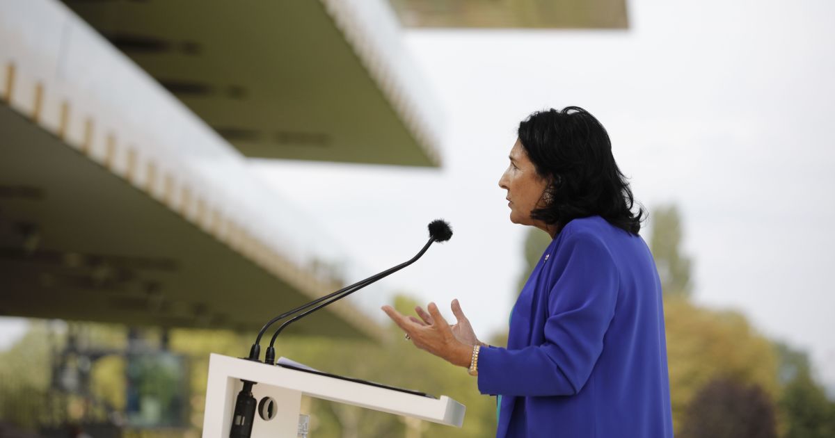 Зурабішвілі закликала уряд Грузії припинити "танцювати під дудуку Кремля"