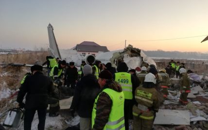 В Алматы упал самолет со 100 пассажирами на борту