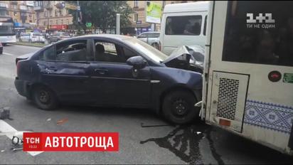 В Запорожье пьяный водитель спровоцировал ДТП с участием десятка автомобилей