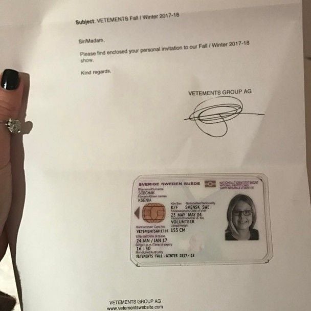 На пропуску Ксенії значилася чужа фотографія / © instagram.com/xenia_sobchak/