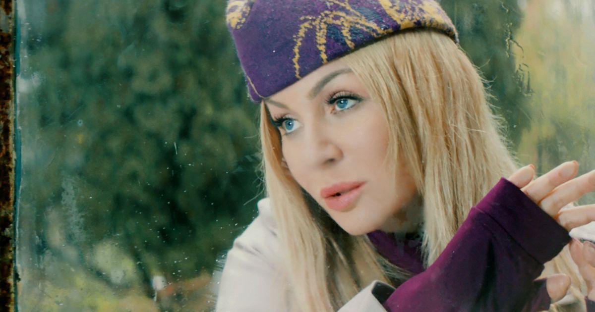 Ірина Білик випустила кліп на пісню про пережиті почуття та емоції з чоловіком