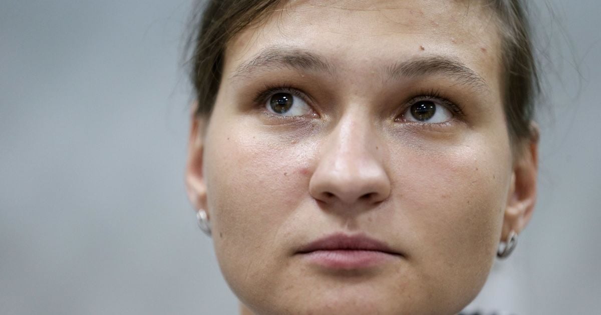 "Чужі під будинком": Дугарь підозрює, що за нею ведеться стеження