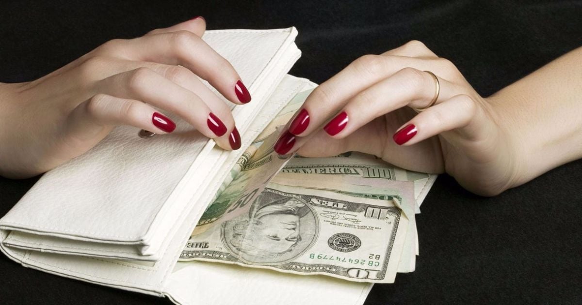 Не все дожили до суда: в Черкасской области женщина хитростью выманила у пенсионеров 360 тыс. грн