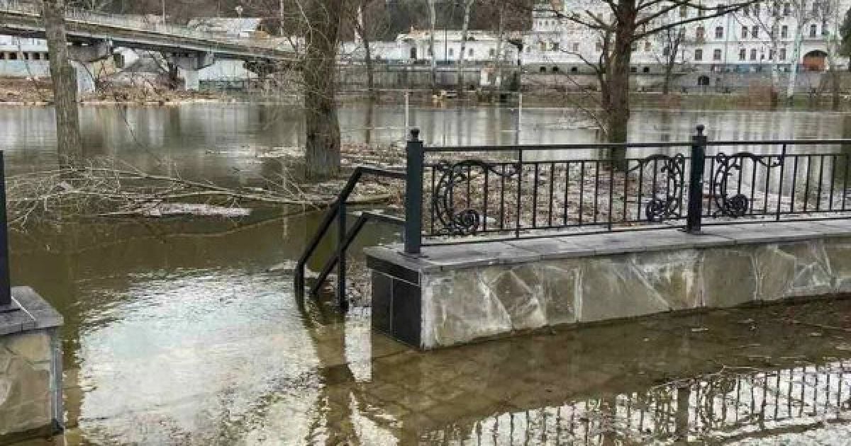 Річка Сіверський Донець виходить із берегів через підрив дамби на Харківщині: відео