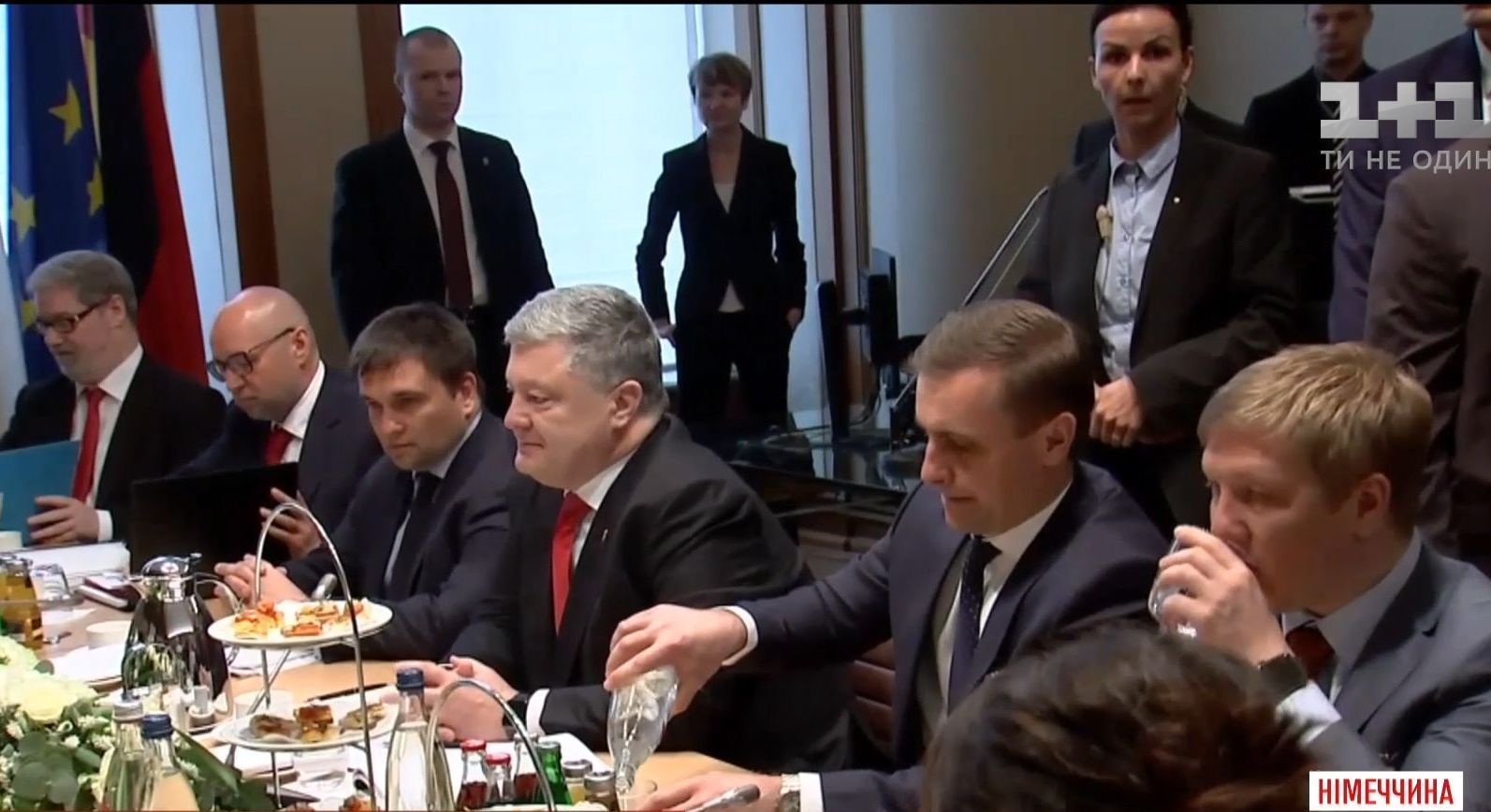 Санкции против РФ и ситуация зоне ООС: что обсудил Порошенко на встрече с Макроном и Меркель