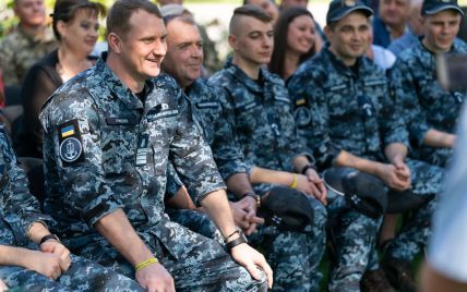 Звільнені з російського  полону моряки повернулися до Одеси