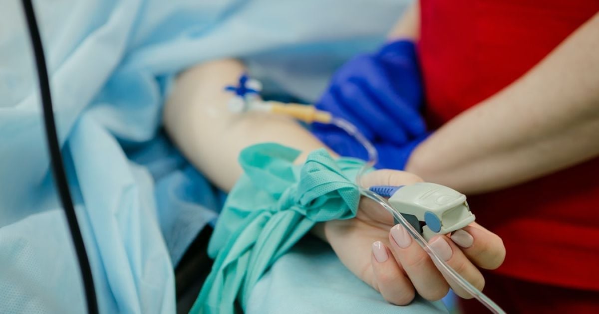 Ускладнення коронавірусу з'являються з другого тижня хвороби: лікарка назвала симптоми