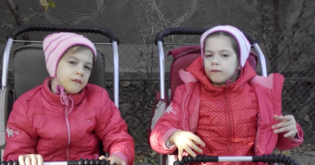 Софія і Марія мріють про свої самостійні кроки, дітям потрібна допомога небайдужих