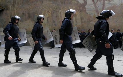 Депутаты дерзко сопротивляются правоохранителям в Музейном переулке – полиция