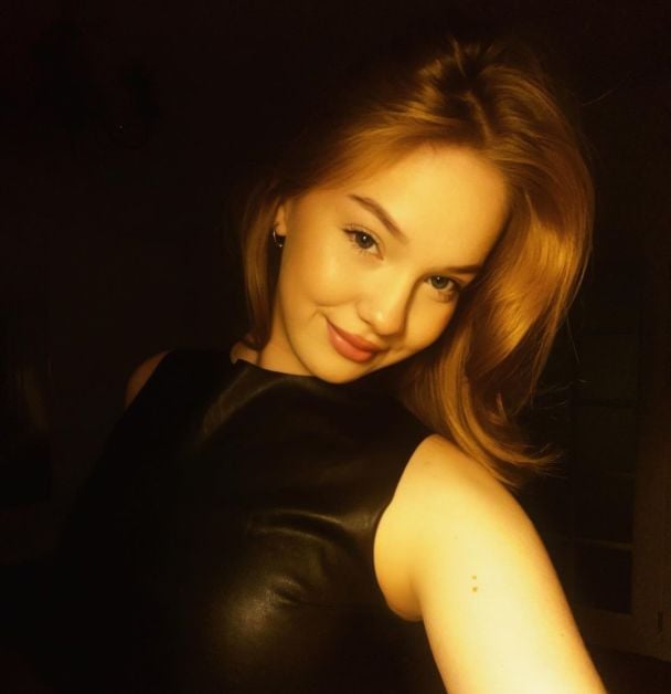 17-летняя дочь Евгения Кошевого показала стройную фигуру и очаровала красотой в атмосферном фотосете