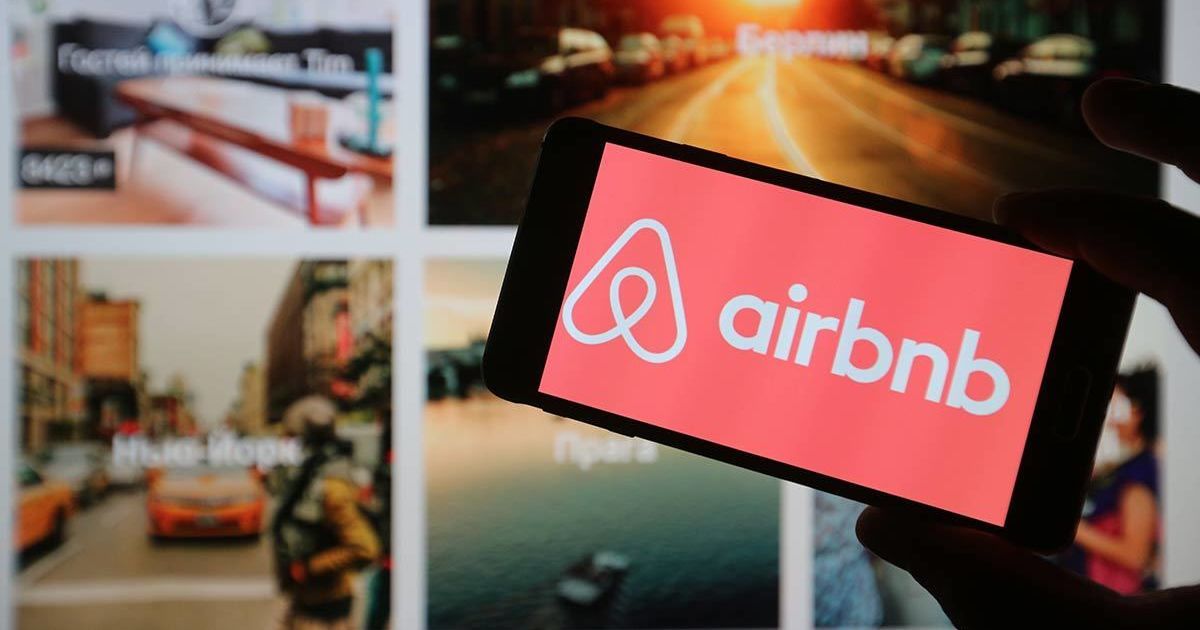 Украинцы могут найти временное бесплатное жилье в Польше через Airbnb – Минреинтеграции