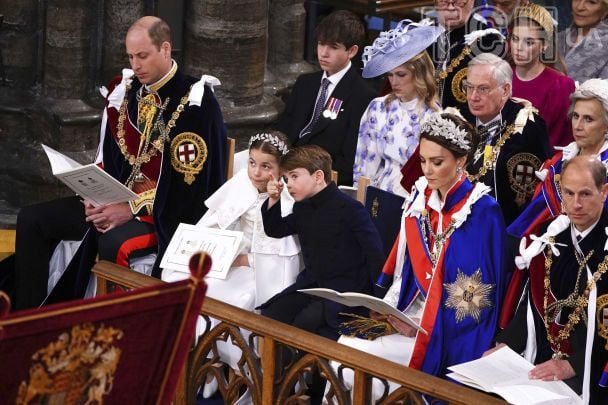 Принцеса Шарлотта і принц Луї на коронації короля Чарльза III / © Associated Press