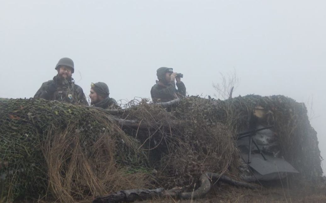 Несмотря на холод, дождь и снег бойцы уверены, что выстоят / © facebook.com/azov.batalion