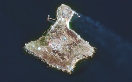Окупанти атакували ракетами острів Зміїний