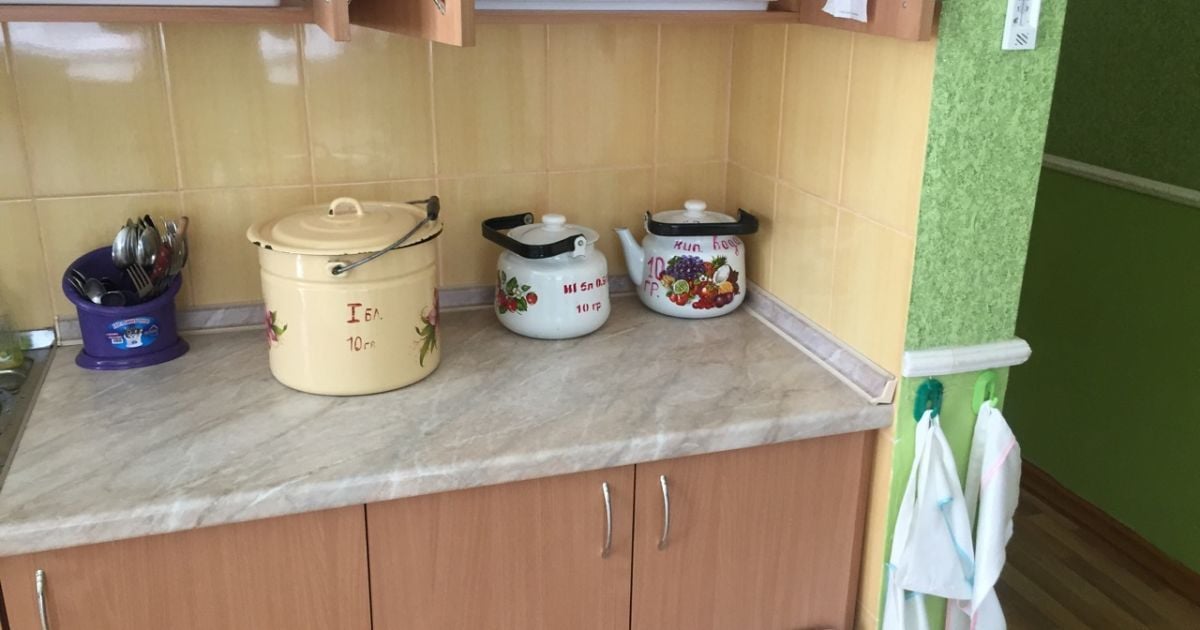 В Краматорске детей в садике напоили белизной, а в Киеве школьники отравили моющим средством одноклассницу