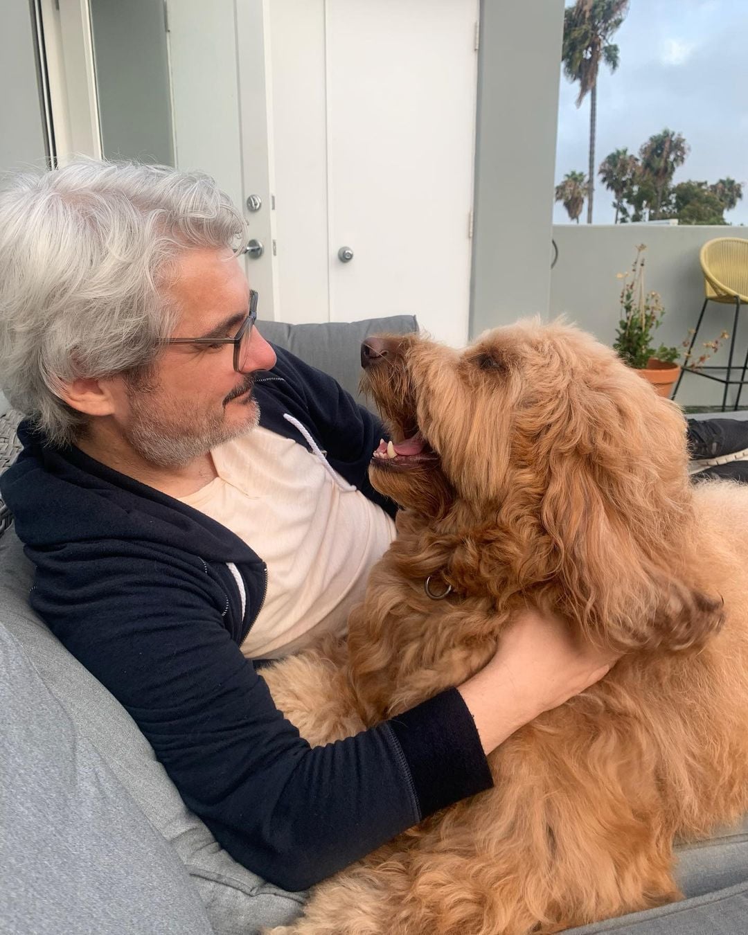 Бывший муж Даррена Хейса со своим питомцем / © instagram.com/darrenhayes