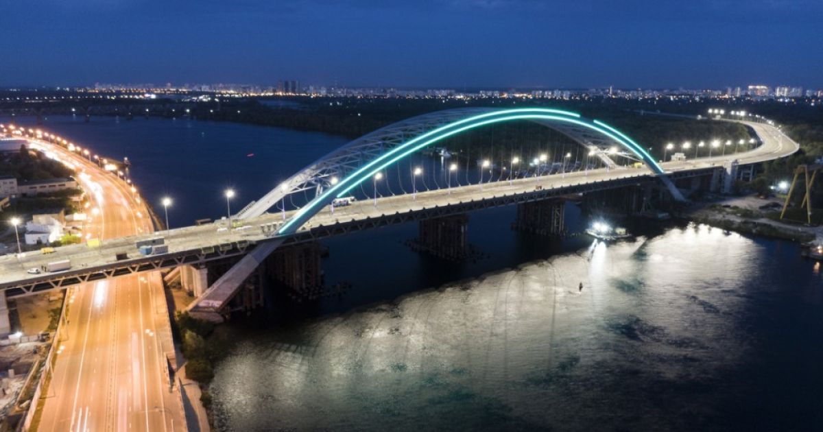На Подольско-Воскресенском мосту включили подсветку, его откроют уже в ближайшие месяцы, — мэр Кличко