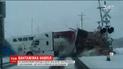 На железнодорожном переезде в США поезд врезался в фуру