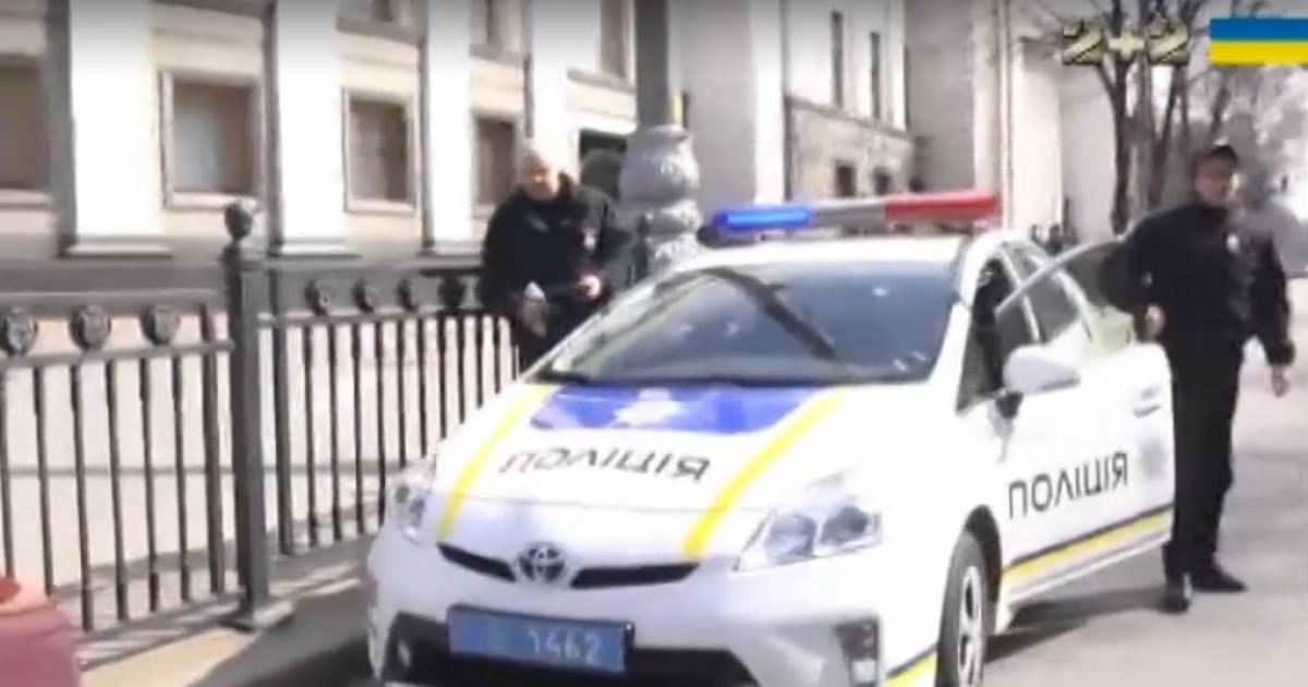 Журналисты проинспектировали самую привилегированную парковку