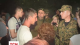 У Торецьку місцеві жителі намагалися заблокувати українську військову техніку