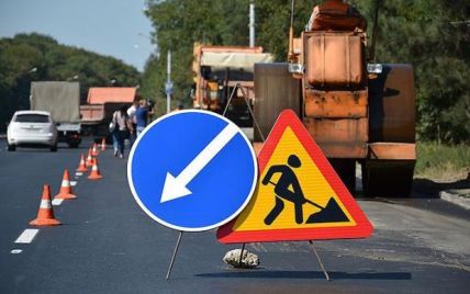 "Укравтодор" перекриває для ремонту ділянки важливих трас у Київській області