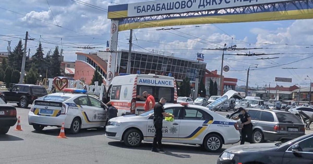 У Харкові поліцейські протаранили карету швидкої з пацієнтом