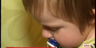 В Харькове опеку над детьми тяжелобольной матери пытаются передать чужой семье