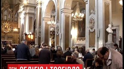 Храм посеред одягу: діюча церква з'явилась посеред торговельного центру в Італії